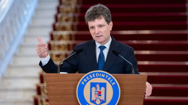 
                    Presidente romeno nomeia primeiro-ministro pró-ocidental Adrian Vestea
                
