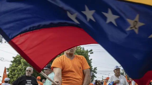 
                    Antigo deputado Wilmer Azuaje regressa à Venezuela após 7 anos de exílio
                