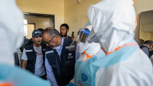 
                    Ébola: OMS e RDCongo estão a desenvolver vacina contra a atual estirpe
                