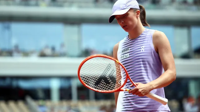 Iga Swiatek eliminada por Marta Kostyuk nos 'oitavos' de Roland Garros