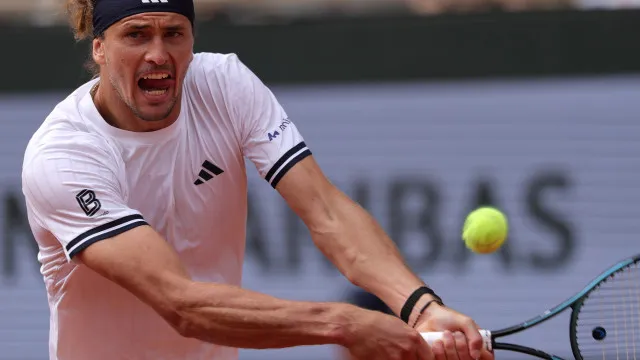 
                    Zverev bate De Jong e está nos quartos de final de Roland Garros
                