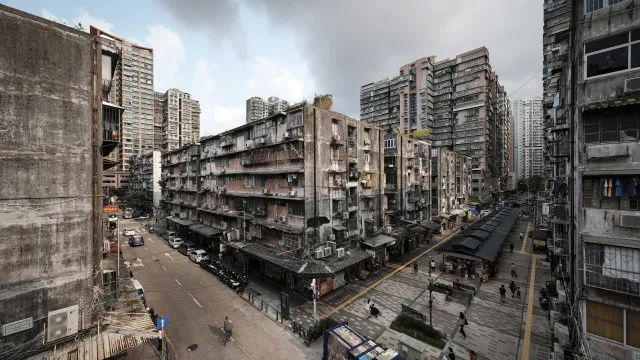 
                    Demolição de bairro de Iao Hon enfrenta muros intransponíveis
                