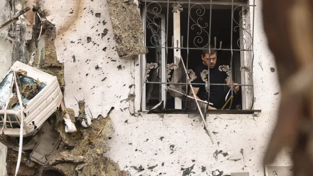 
                    Ataques causam pelo menos oito mortos em Kyiv e no leste da Ucrânia
                