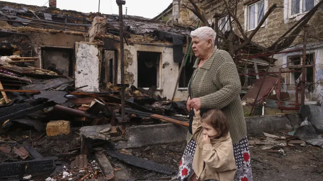 
                    Troca de ataques entre Rússia e Ucrânia causam pelo menos dois mortos
                