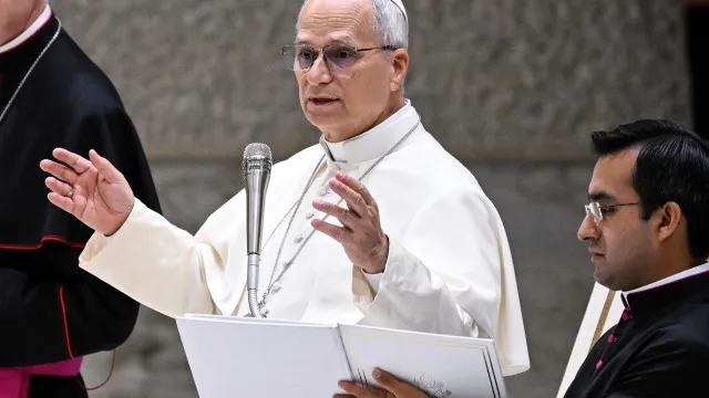 Papa nomeia pela 1.ª vez uma leiga para chefiar "ministério" no Vaticano