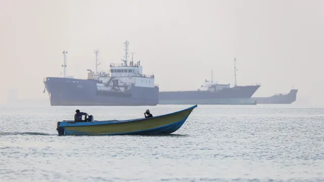 Cerca de 6.000 marinheiros continuam retidos no estreito de Ormuz