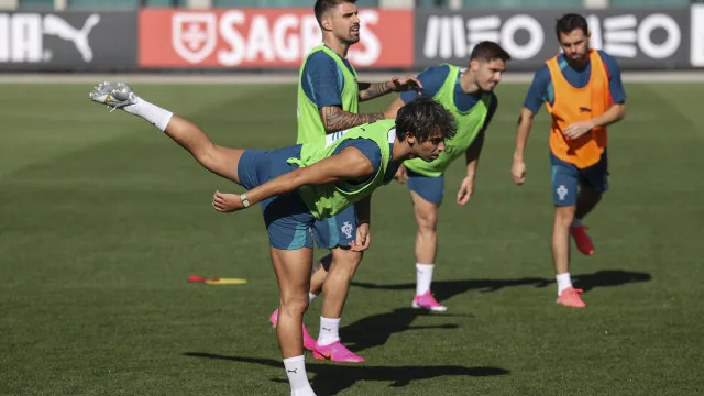 Portugal cumpre segundo dia de estágio a pensar no Mundial