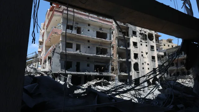 
                    Pelo menos nove mortos em ataques israelitas no Líbano
                