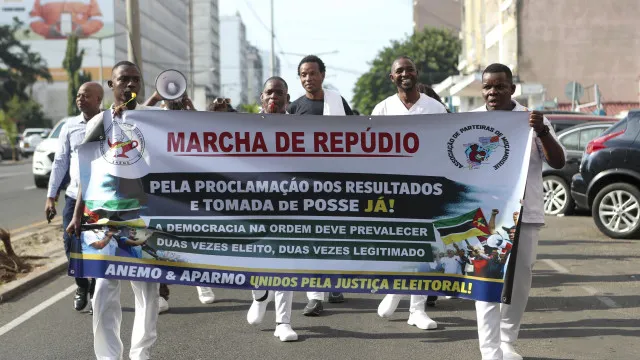 
                    Enfermeiros moçambicanos ameaçam levar Ordem a tribunal
                