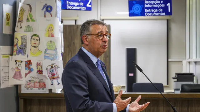 
                    Seguro diz que 