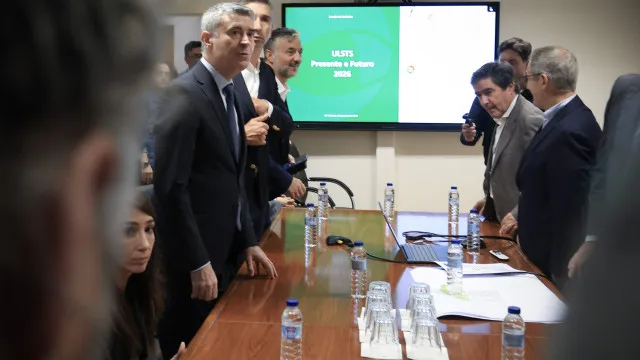 Carneiro critica Governo por não "garantir resposta" social na saúde