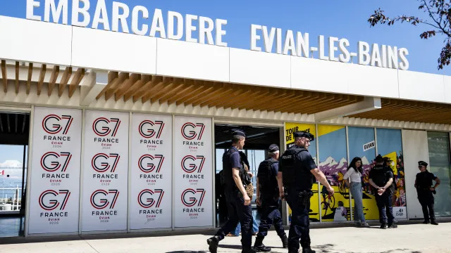
                    Ucrânia e Médio Oriente dominam agenda da cimeira dos G7 em França
                