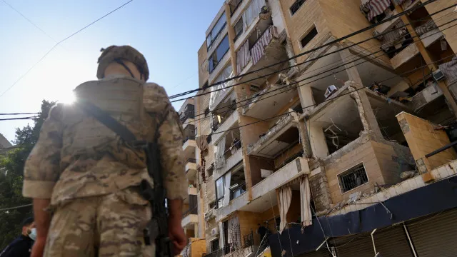 
                    Irão ameaça interesses dos EUA após ataques israelitas em Beirute
                