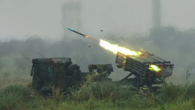 
                    Exército de Taiwan conclui 5 dias de exercícios de prontidão para combate
                