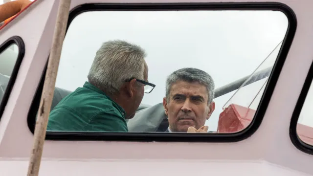 Eleições em Coimbra é assunto de "foro interno" do PS, diz Carneiro