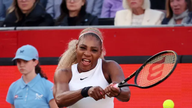Regresso de Serena Williams interrompido por lesão da parceira