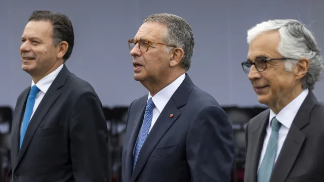 
                    Seguro pede diálogo 