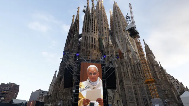 
                    Leão XIV homenageia 