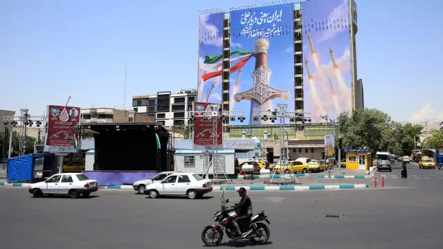 
                    MNE iraniano afasta conclusão de acordo com EUA e rejeita cedências
                