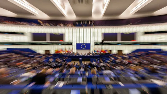 
                    Tarifas: Parlamento Europeu dá luz verde à implementação do acordo UE-EUA
                
