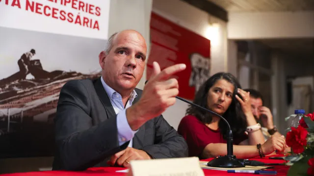 Raimundo acusa Chega de encenar negociação laboral e deixa aviso