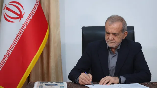 
                    Presidente iraniano diz que país está em 