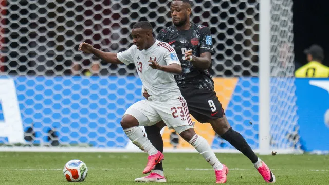 
                    Qatari Assim Madibo suspenso cinco jogos por lesionar Ismaël Koné
                