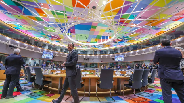 
                    Líderes comprometem-se a chegar a acordo ainda este ano sobre orçamento
                