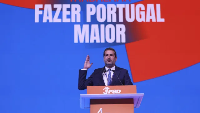 Hugo Soares diz que não vai desistir de "chamar à razão" PS e Chega