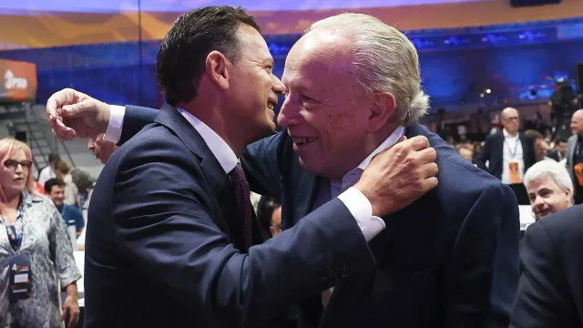 "Notícia muito agradável". Santana regressa à militância do PSD