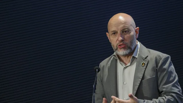 
                    Tavares nega afastamento do Livre e defende necessidade de novas 