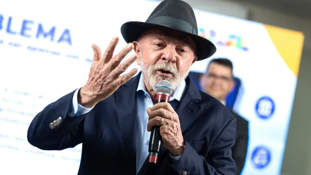 
                    Colômbia. Lula felicita presidente eleito e fala em amizade
                