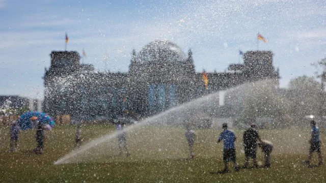 
                    Cerca de 14 mil mortes relacionadas com o calor este verão na Alemanha
                