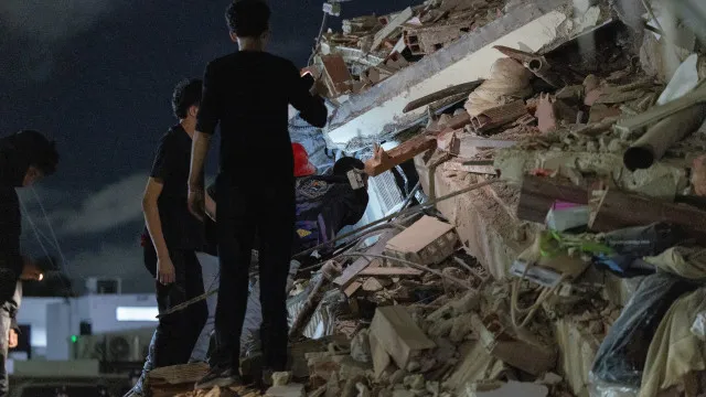 
                    Sismos na Venezuela causaram 32 mortos e 700 feridos
                