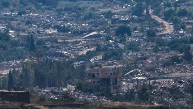 
                    Negociações entre Líbano e Israel continuam em Washington
                