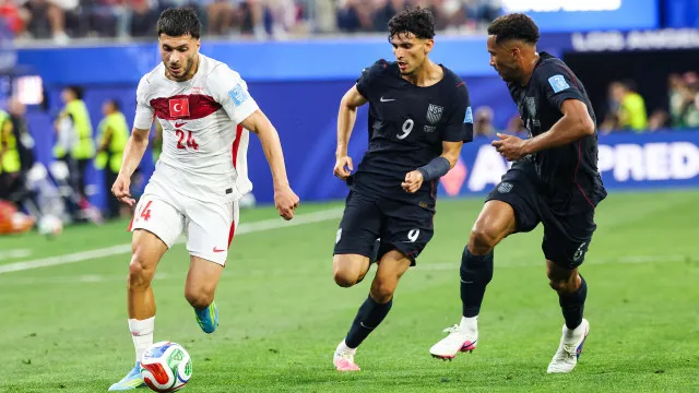 Turquia arranca triunfo ante EUA no último suspiro e diz adeus ao Mundial