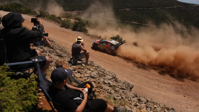 
                    Thierry Neuville lidera Rali da Acrópole após sete classificativas
                