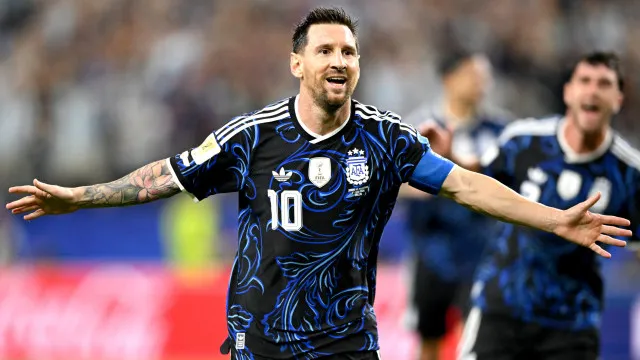 
                    Argentina vence Jordânia e Messi volta a fazer história... em 30 minutos
                