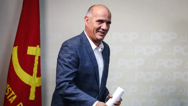 Paulo Raimundo defende que derrota do pacote laboral abre "novo caminho"