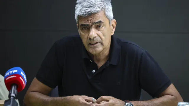 Fenprof diz que ministro nÃ£o tem condiÃ§Ãµes: "Este caos nÃ£o caiu do cÃ©u"
