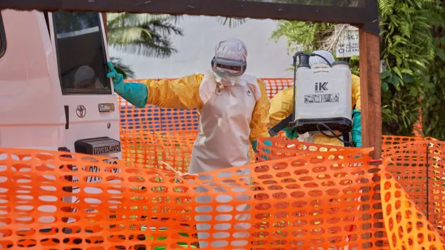 
                    Ébola. RDCongo eleva para 967 o número de mortos
                