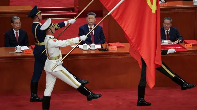 
                    Xi propõe modelo chinês como alternativa para países em desenvolvimento
                