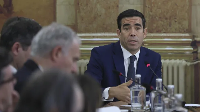 
                    Ministro culpa Esquerda pela pressão da imigração na habitação
                