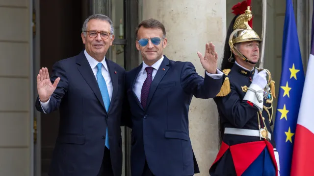 
                    Seguro reúne-se hoje com Macron no Eliseu. Estes são os temas
                