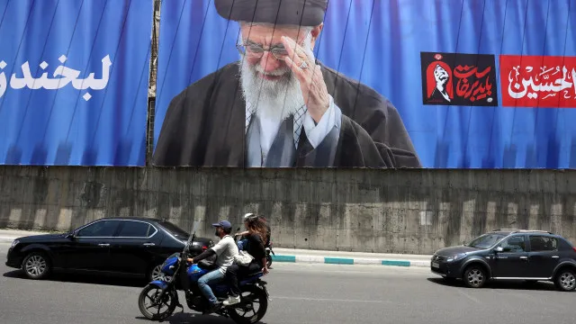 
                    Forças Armadas do Irão em alerta máximo para funeral de Ali Khamenei
                