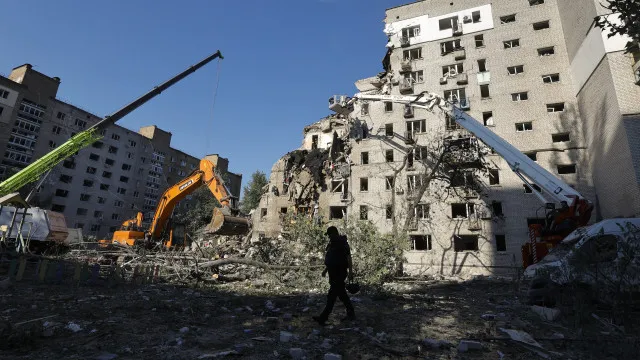 Piores ataques russos contra Kyiv desde 2022 resultam em 30 mortos