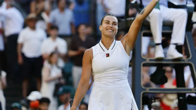 Sabalenka afasta Jelena Ostapenko e já está nos 'oitavos' de Wimbledon
