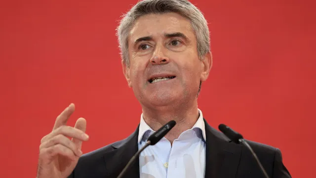
                    PS acusa Governo de transformar 