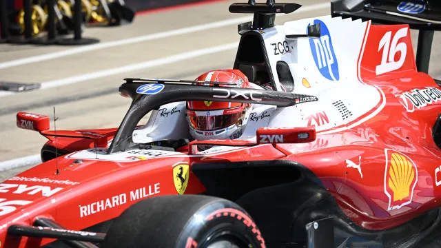 
                    Leclerc vence GP da Grã-Bretanha de F1 que terminou com 'safety car'
                