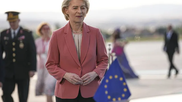 
                    Comissão Europeia aumenta 